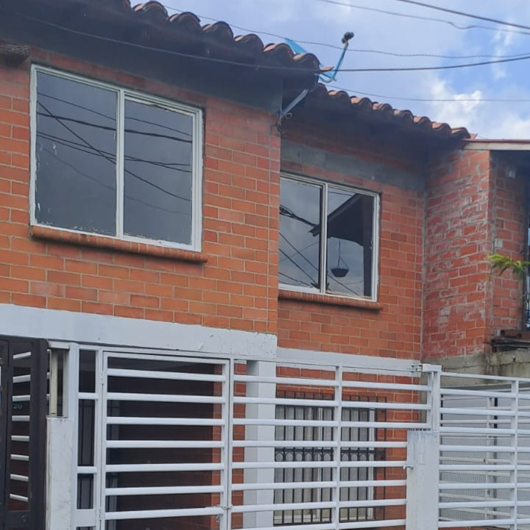 https://ayrnegociosinmobiliarios.com/8-vcj20250326-venta-casa-barrio-condado-del-sur-jamundi/