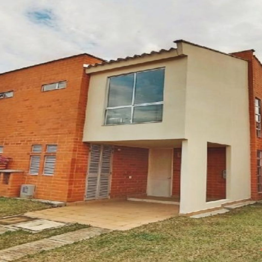 Casa en Venta: ¡Tu Hogar en Paisaje de Pangola!